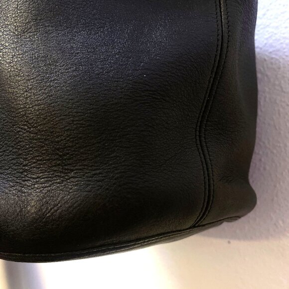 Vintage Coach Black Leather Hobo Bag With Adjustable Strap & Brass Hardware - Picture 7 of 16